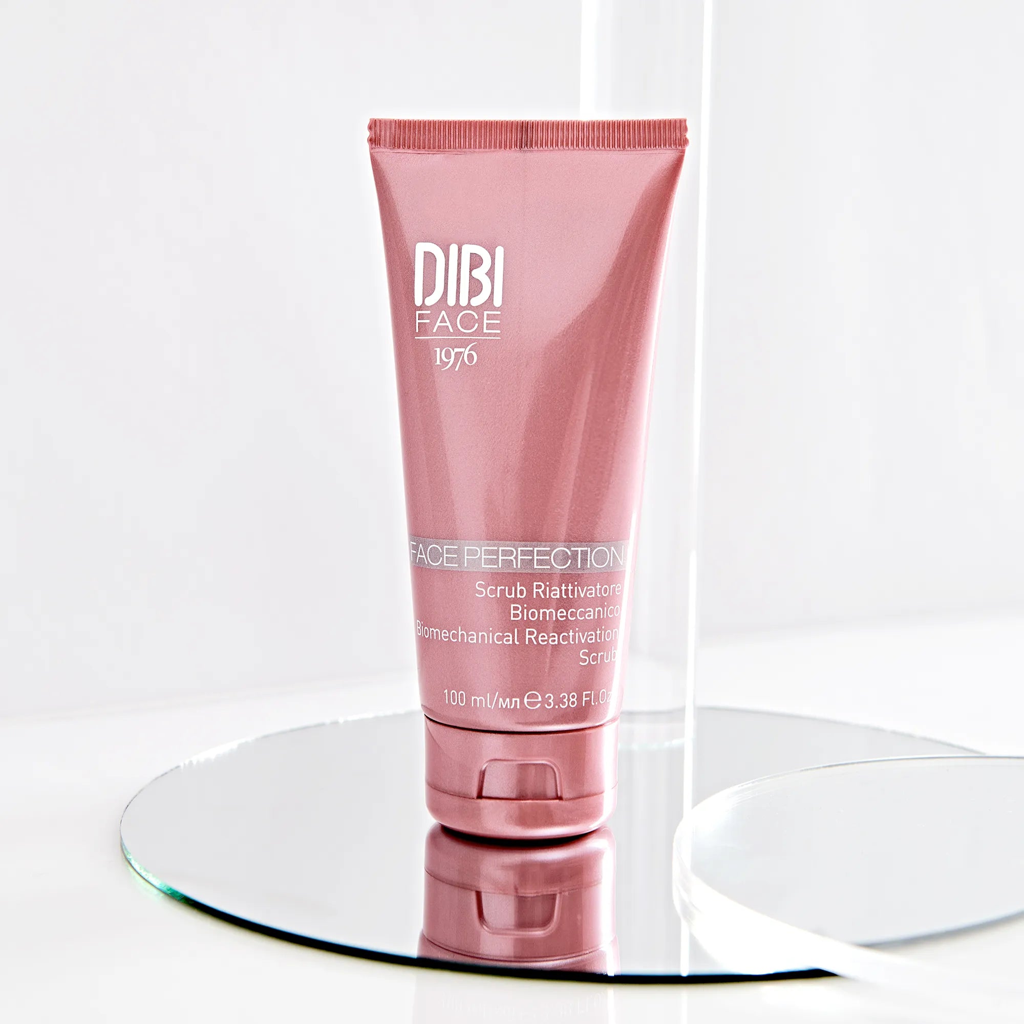 Biomechanic Reactivating Scrub: Skincare products